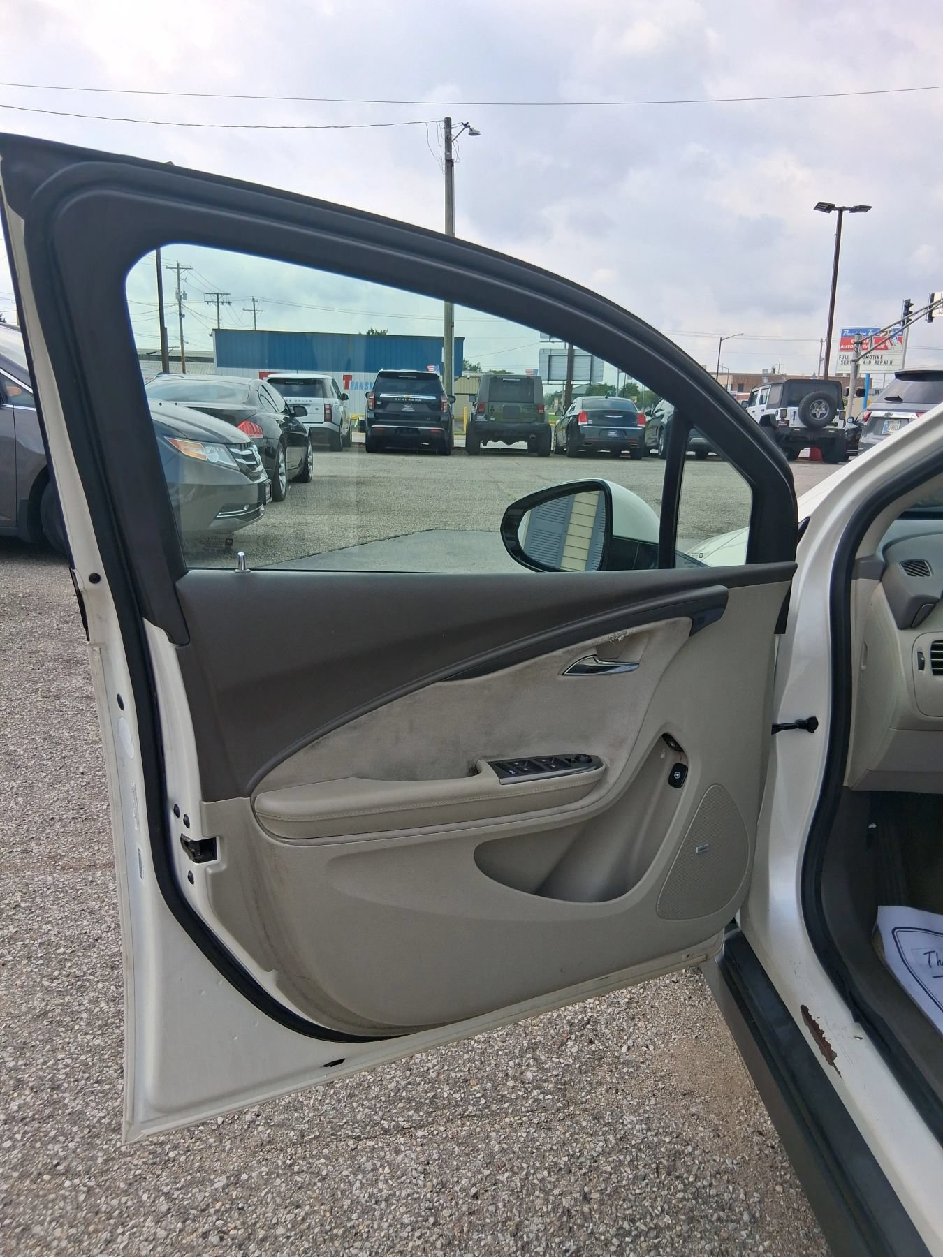 Used 2013 Chevrolet Volt Premium w/ Premium Trim Package FWD image 13