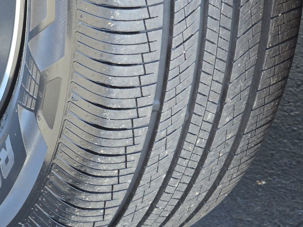 Certified 2023 Kia Sorento EX image 13