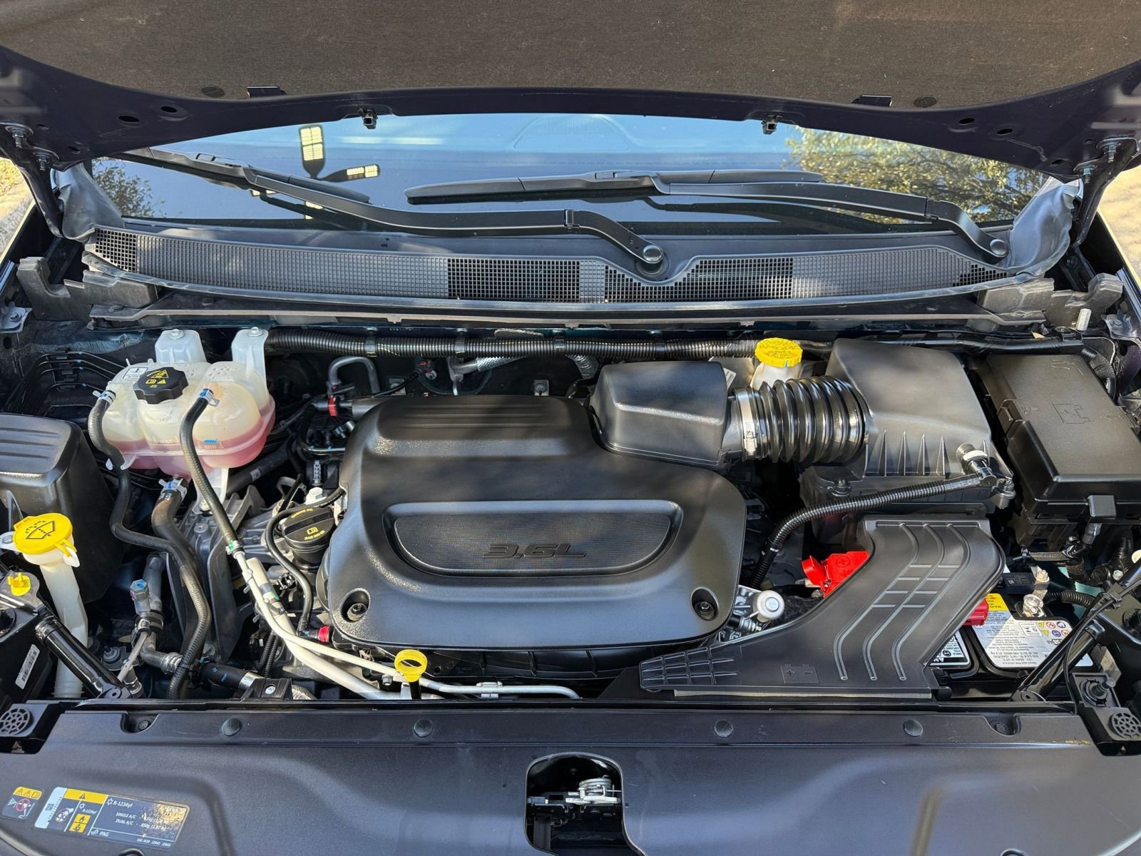 Used 2025 Chrysler Pacifica Select image 34