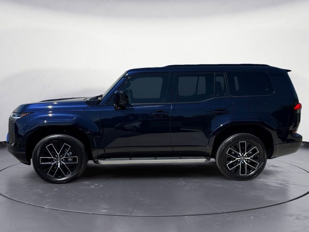 Used 2025 Lexus GX 550 w/ Accessory Package (2T) AWD/4WD image 2