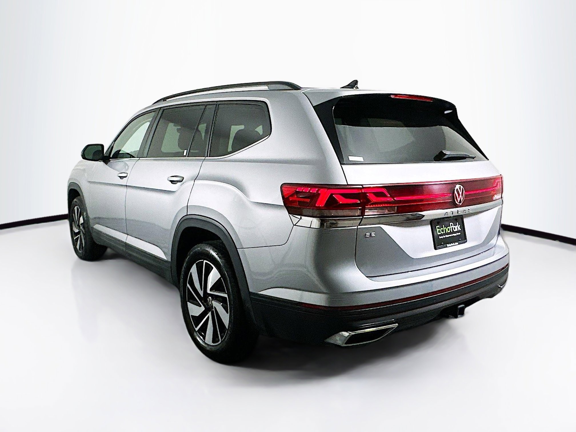 Used 2025 Volkswagen Atlas SE image 5