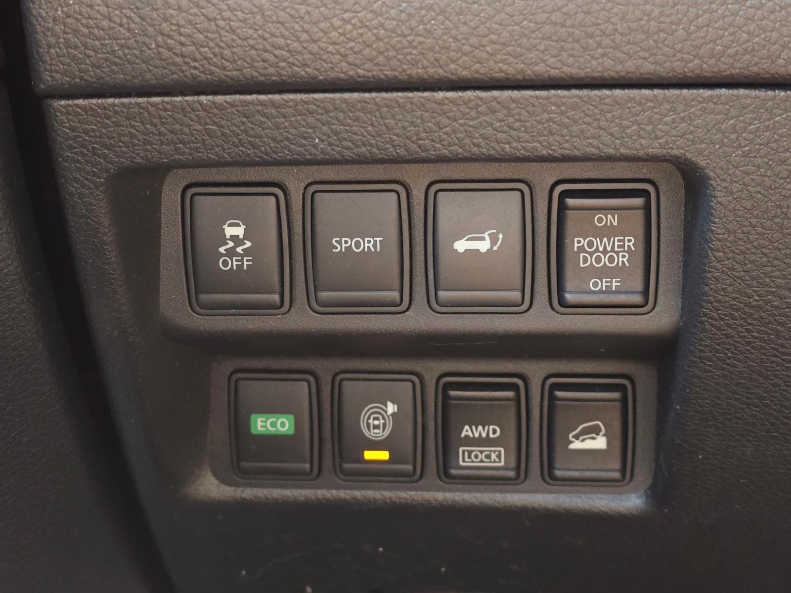 Used 2016 Nissan Rogue SV w/ SV Premium Package image 21