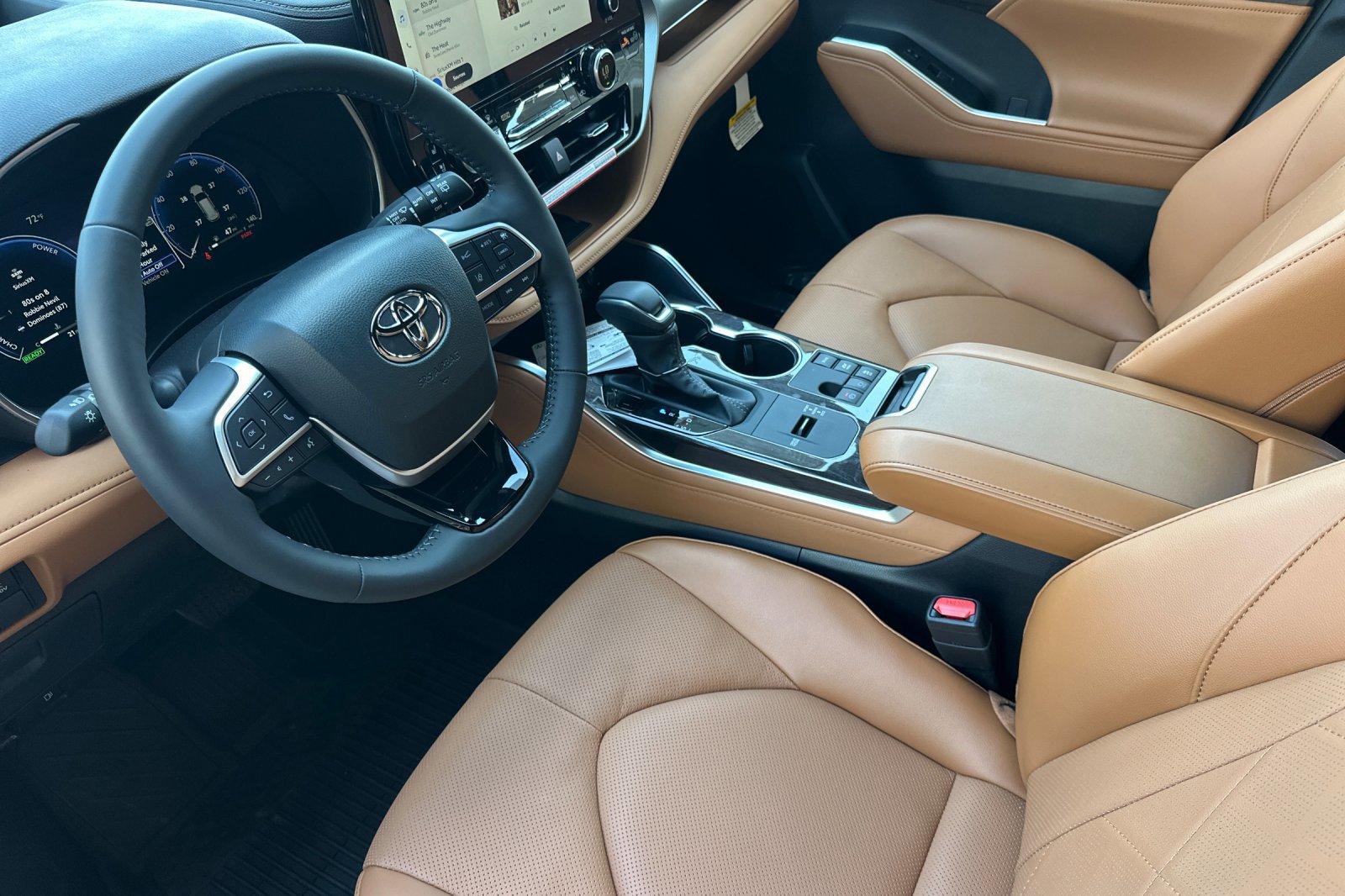 Certified 2026 Toyota Highlander Platinum AWD/4WD image 9