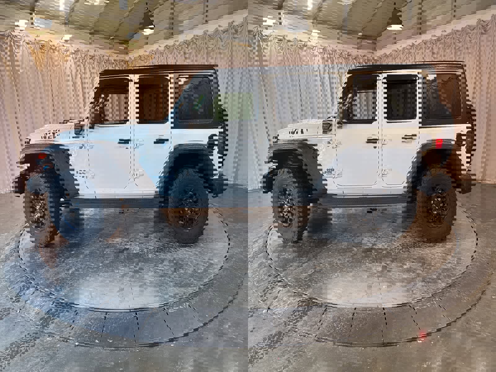 Used 2024 Jeep Wrangler Willys image 8