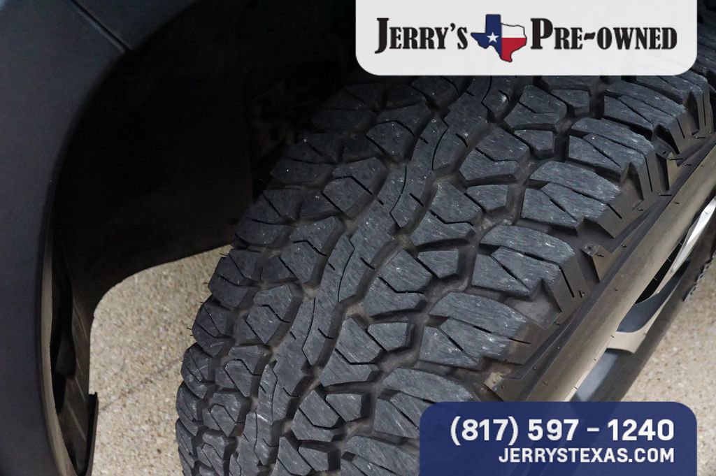 Used 2016 Jeep Cherokee Trailhawk w/ Cold Weather Group image 8