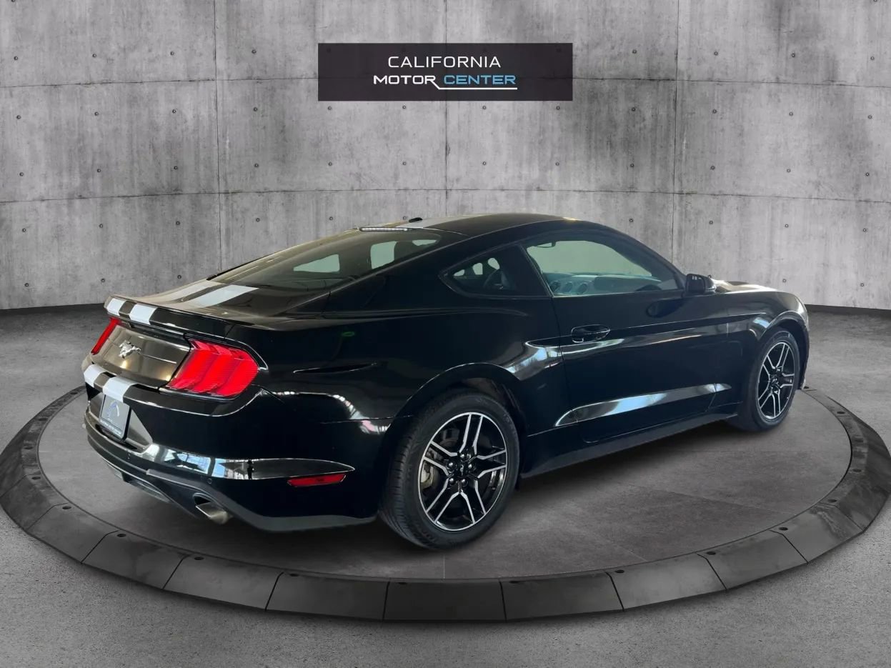 Used 2020 Ford Mustang Premium RWD image 5