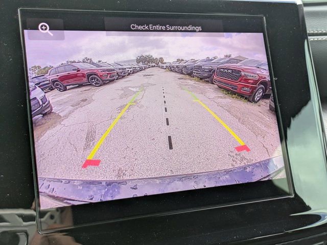 New 2025 Jeep Grand Cherokee L Laredo image 18