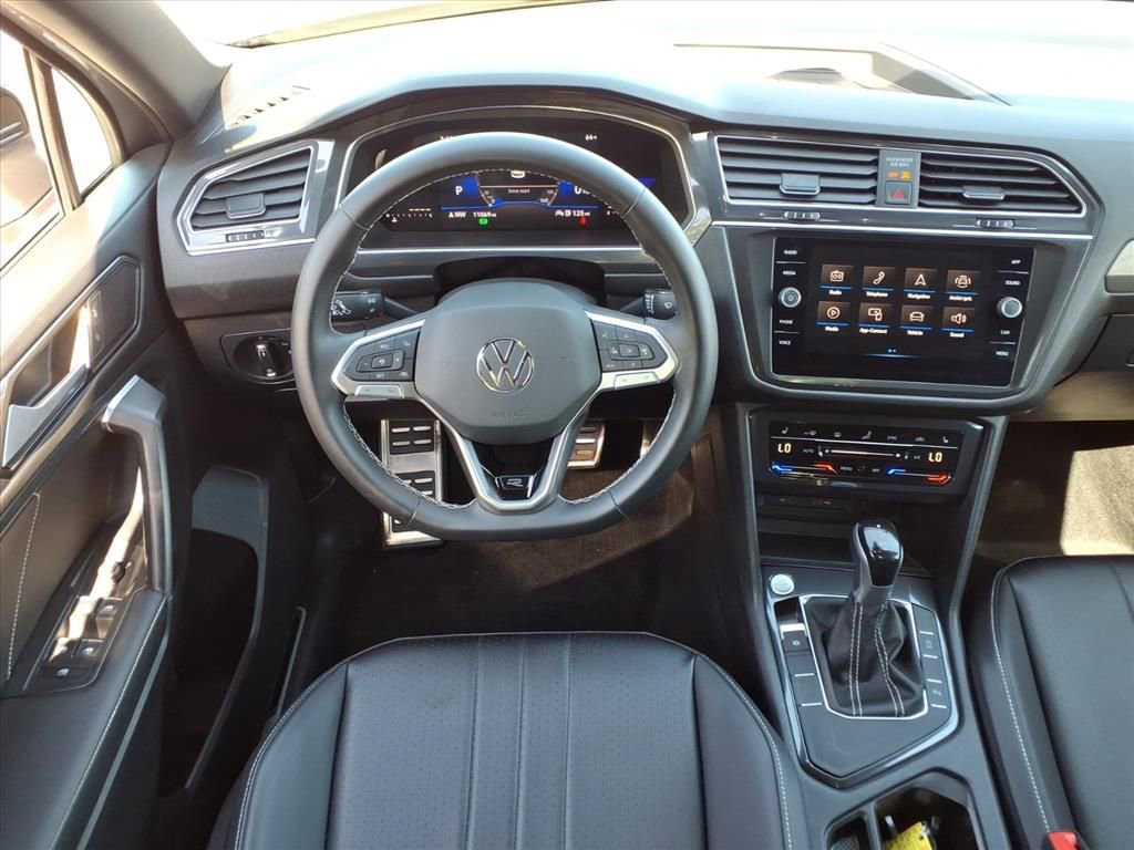Used 2023 Volkswagen Tiguan SE R-Line FWD image 21