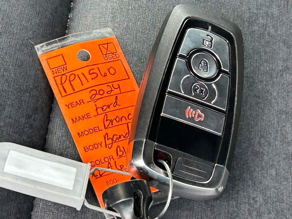 Used 2024 Ford Bronco Badlands image 52