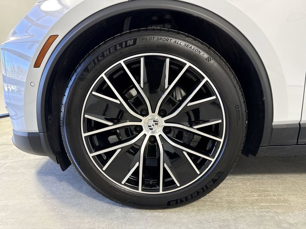 New 2026 Porsche Macan 4 Electric AWD/4WD image 13
