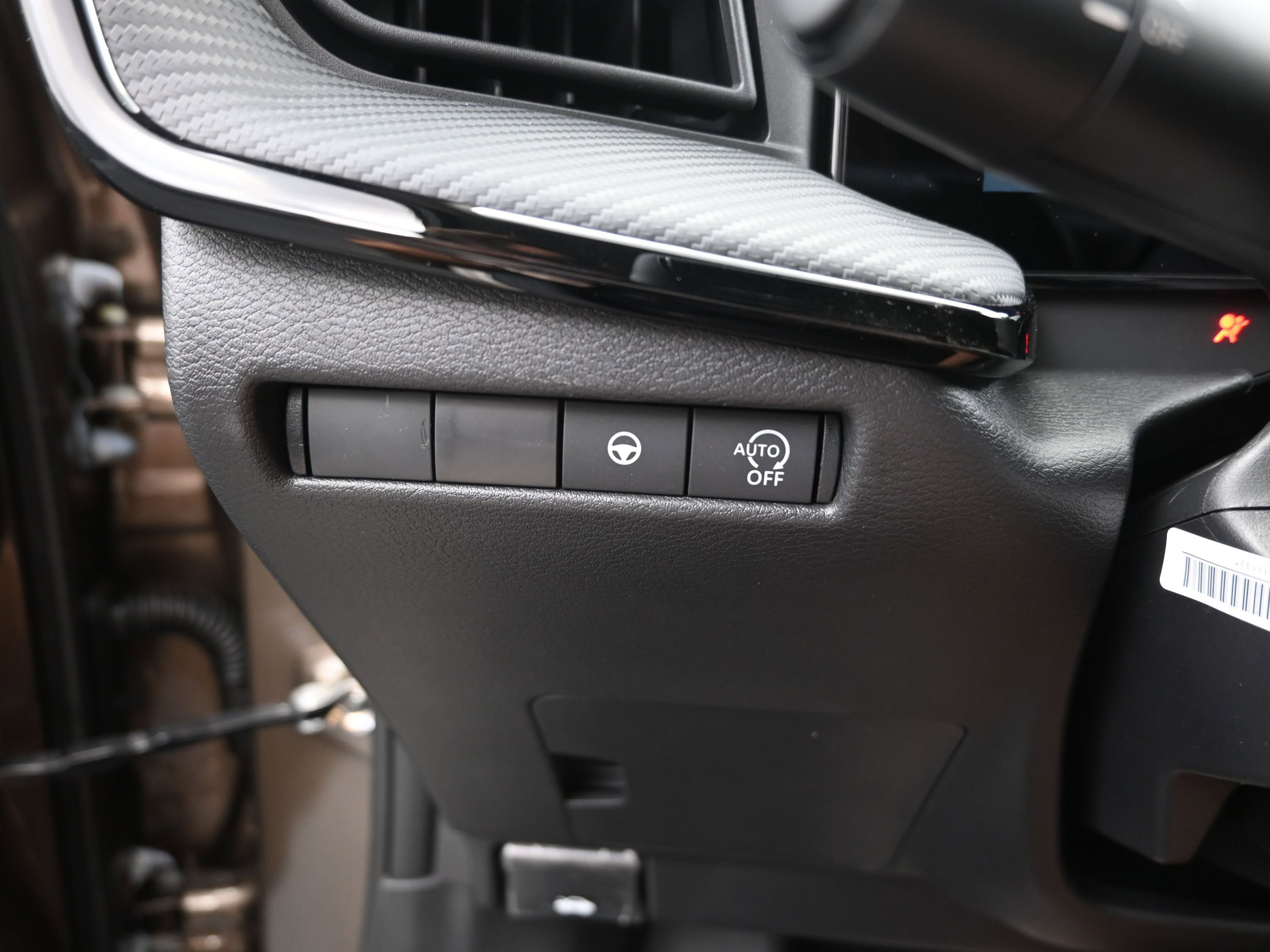 New 2026 Nissan Kicks SR image 12