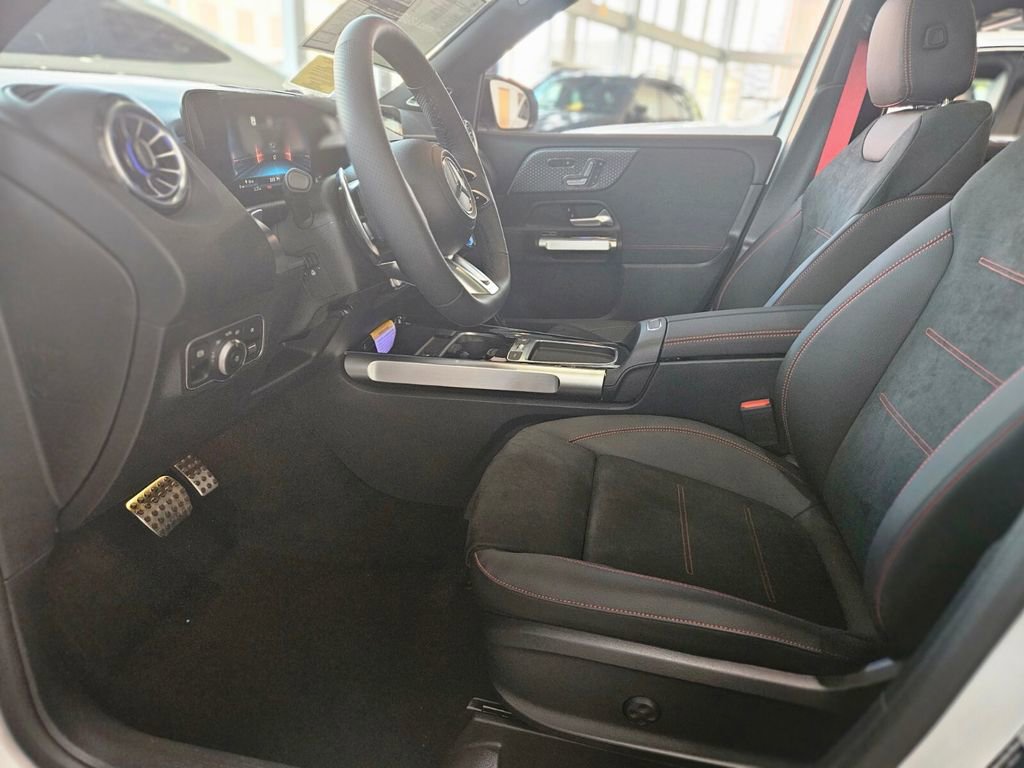 New 2026 Mercedes-Benz GLB 35 AMG 4MATIC image 18