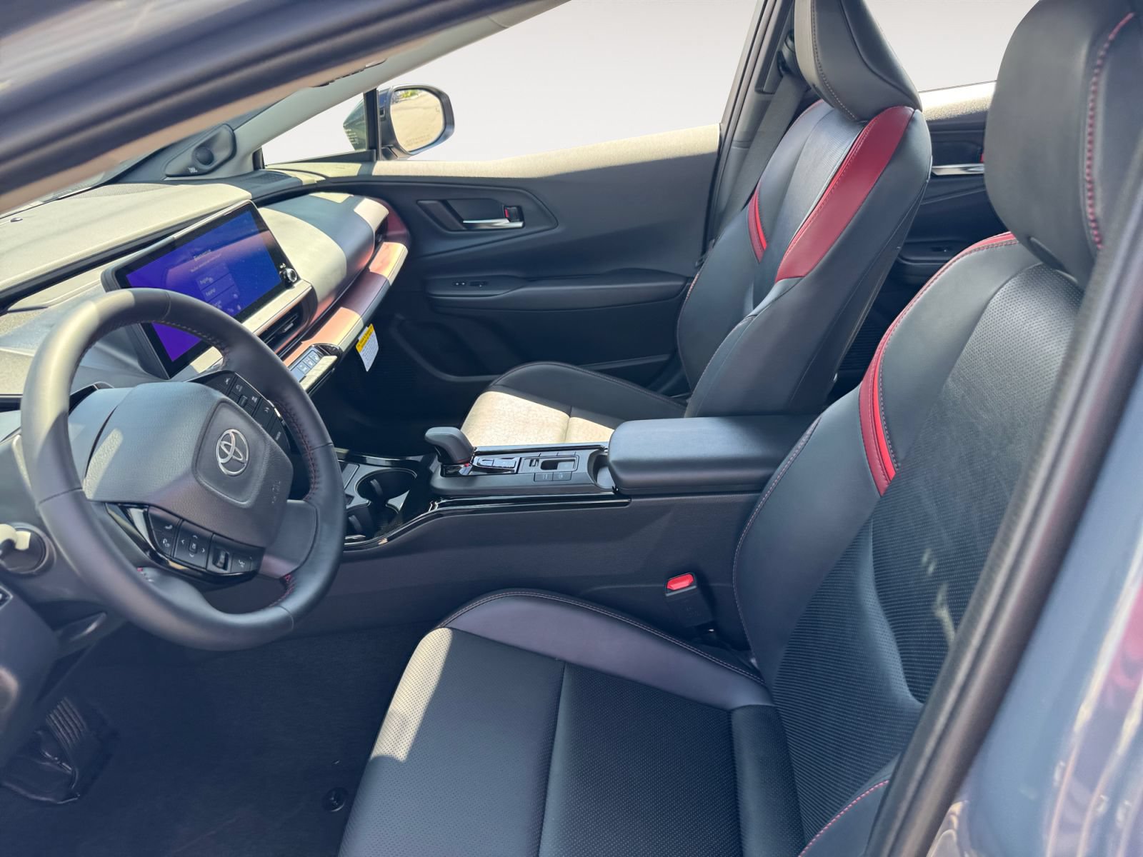 New 2027 Toyota Prius Plug-In Hybrid FWD image 9