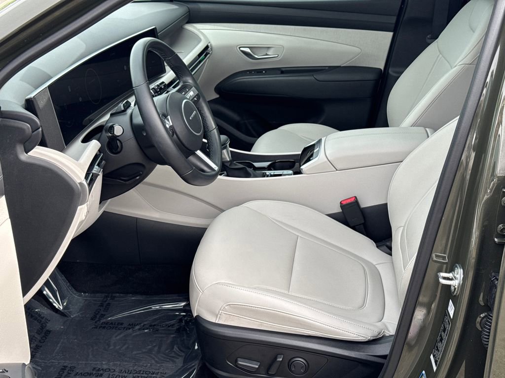Certified 2025 Hyundai Tucson SEL FWD image 9