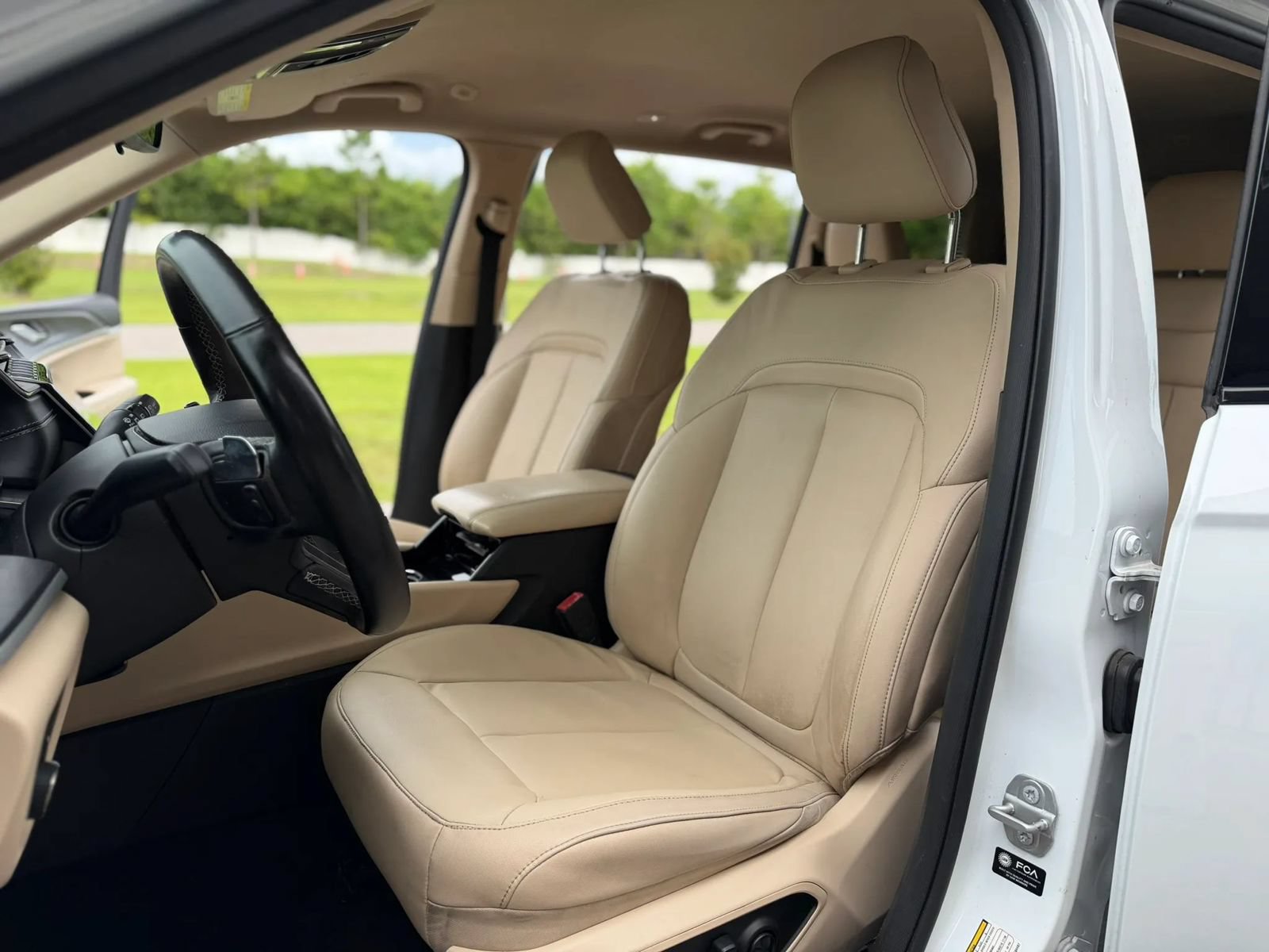 Used 2021 Jeep Grand Cherokee L Limited AWD/4WD image 10