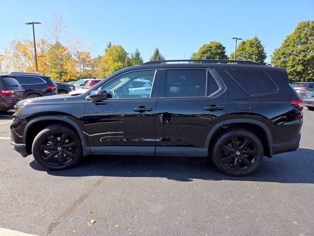 Certified 2025 Honda Pilot Black Edition image 25