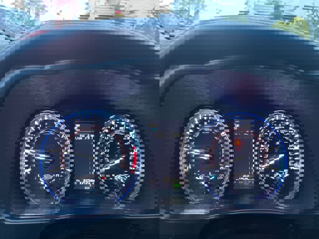 Used 2019 Toyota Highlander XLE image 14