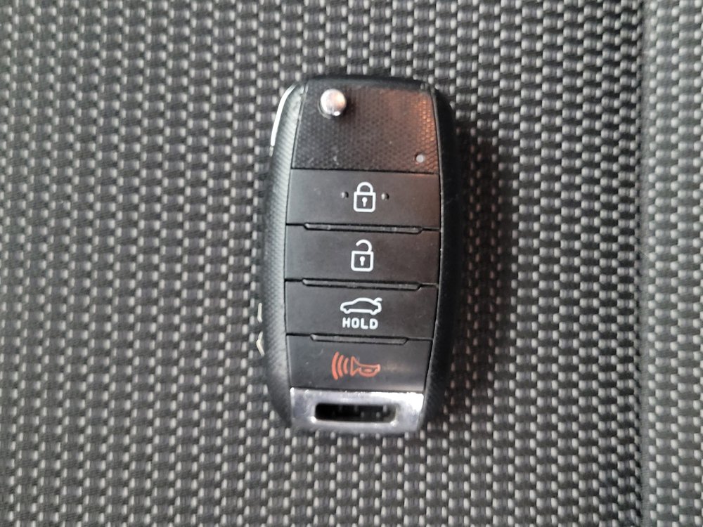 Used 2017 Kia Forte LX image 32