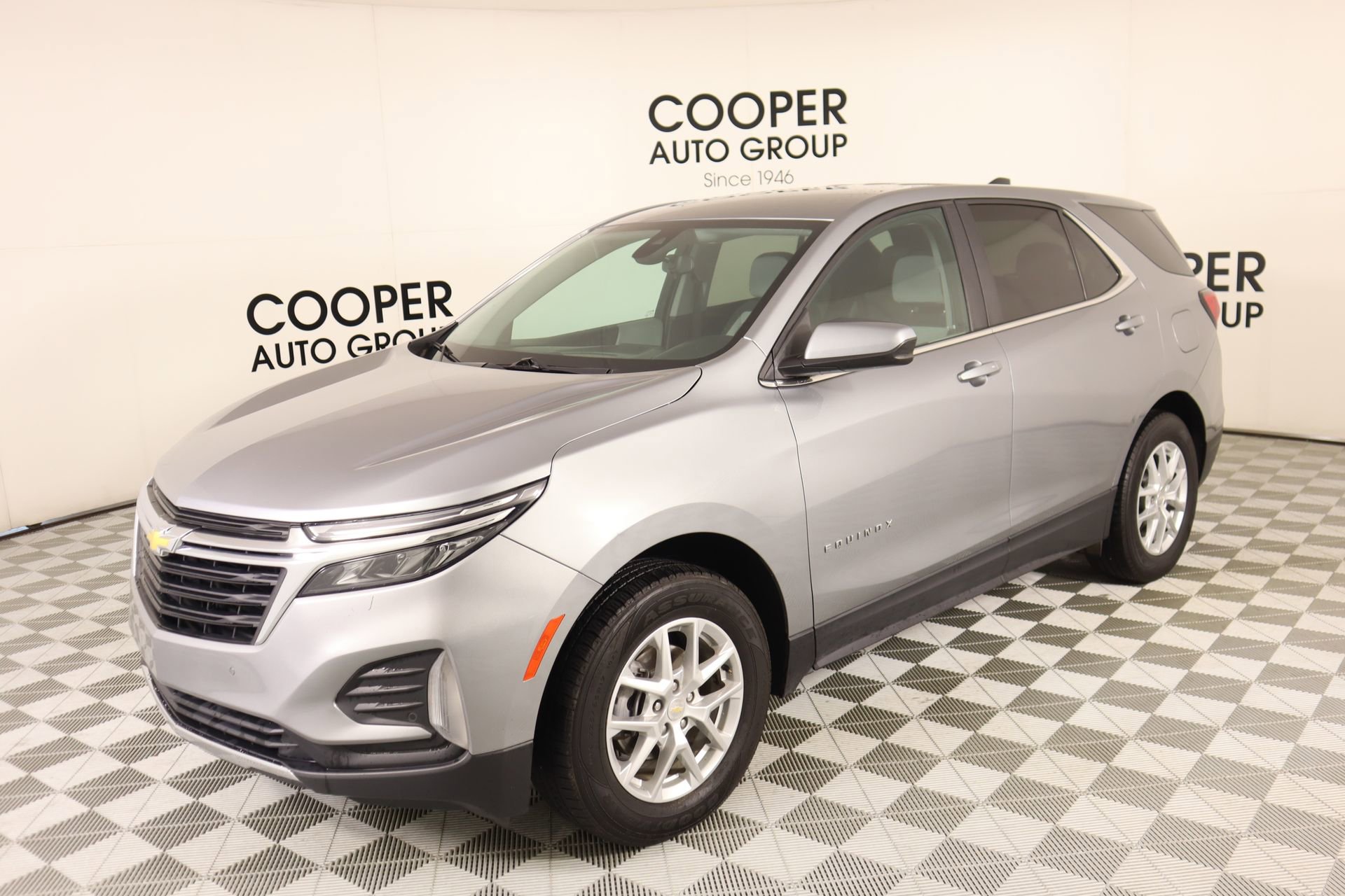 Used 2023 Chevrolet Equinox LT w/ Driver Convenience Package image 10