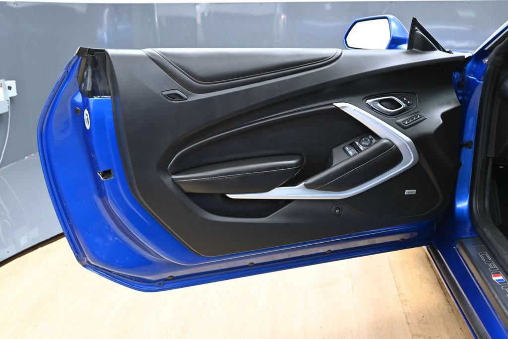 Used 2017 Chevrolet Camaro SS RWD image 35