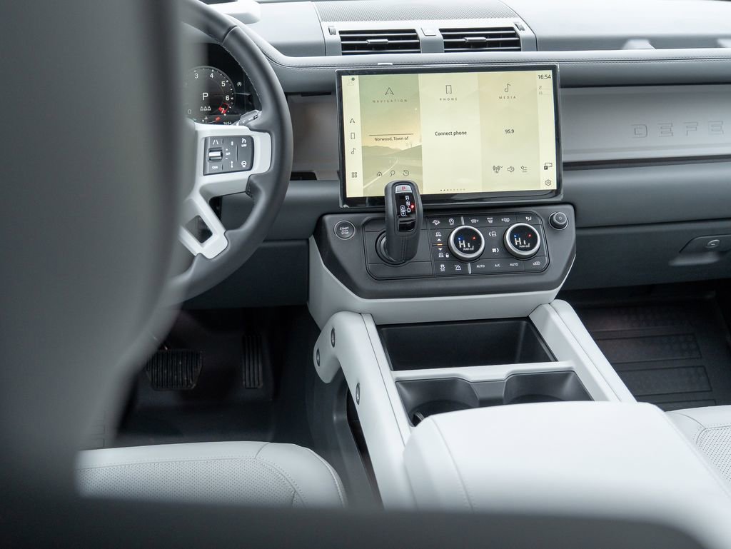 New 2026 Land Rover Defender 110 X-Dynamic SE image 20