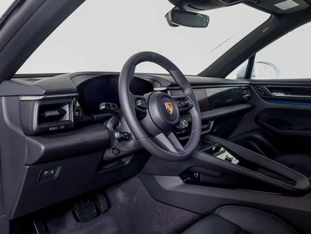 New 2026 Porsche Macan 4 Electric AWD/4WD image 4