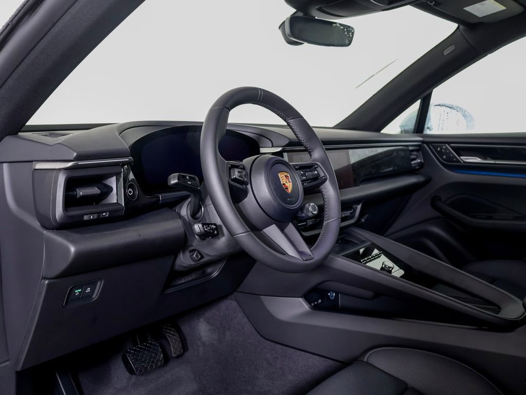 New 2026 Porsche Macan 4 Electric AWD/4WD image 4