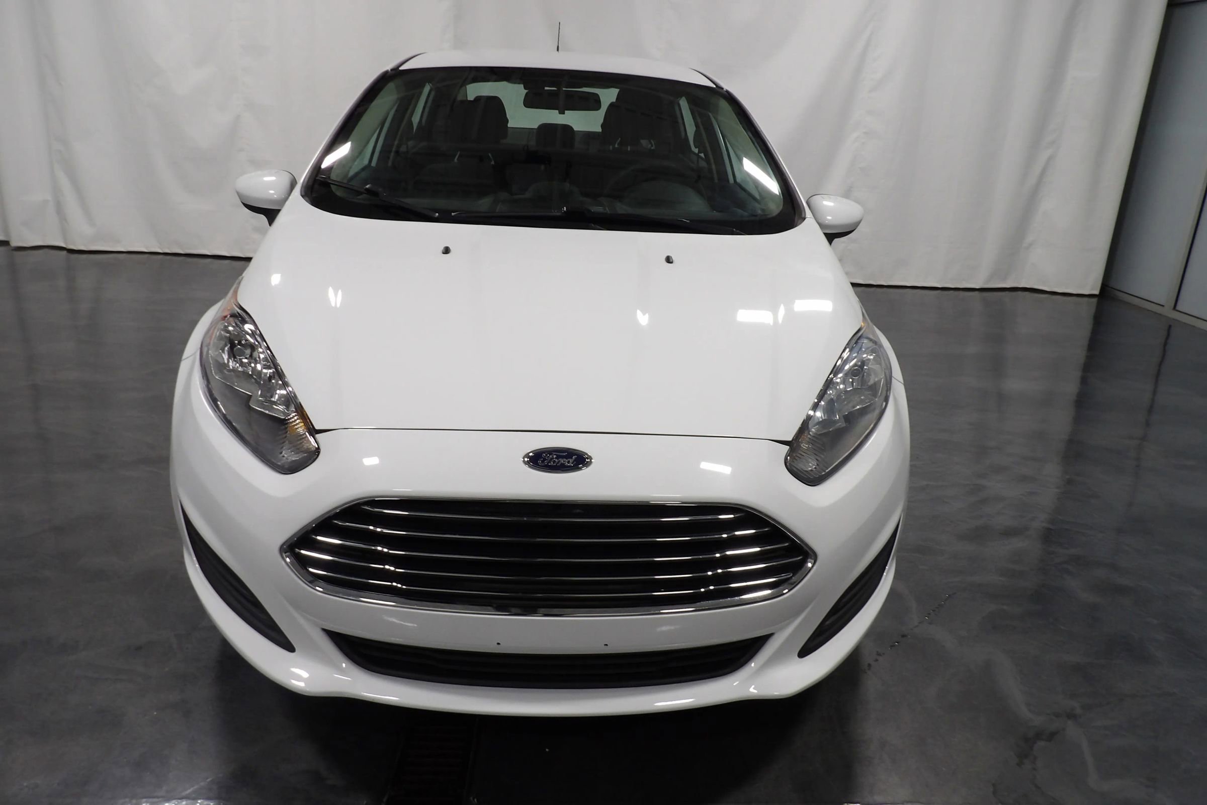 Used 2019 Ford Fiesta SE FWD image 2