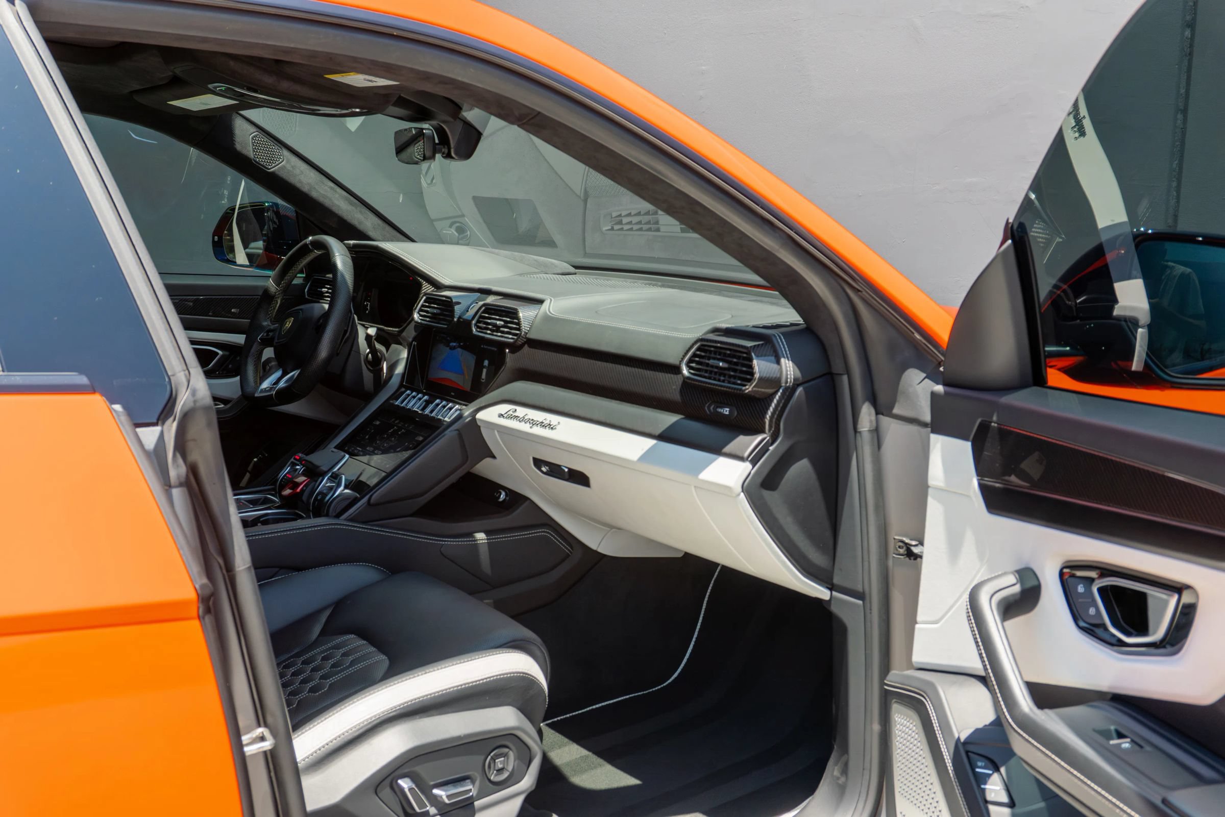 Used 2023 Lamborghini Urus S AWD/4WD image 60