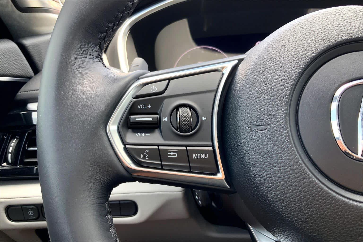 Used 2026 Acura MDX SH-AWD w/ Technology Package image 24