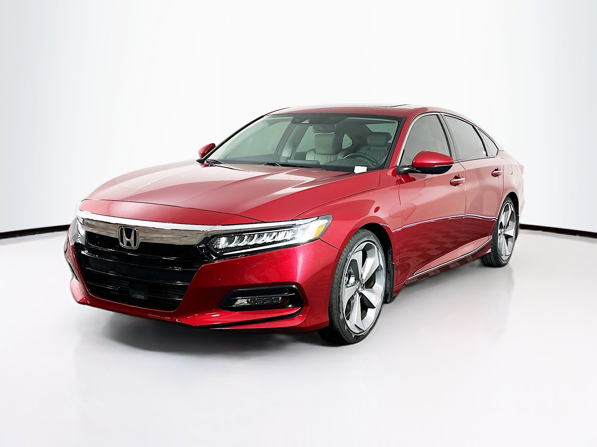 Used 2018 Honda Accord Touring image 3