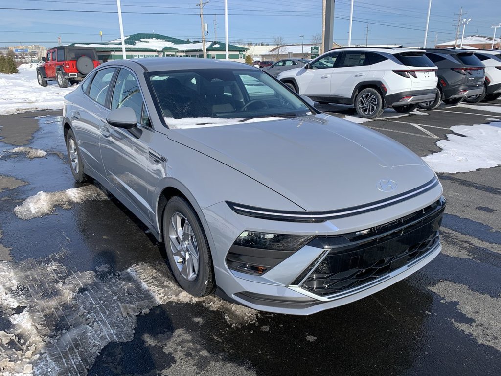 New 2026 Hyundai Sonata SE FWD image 2