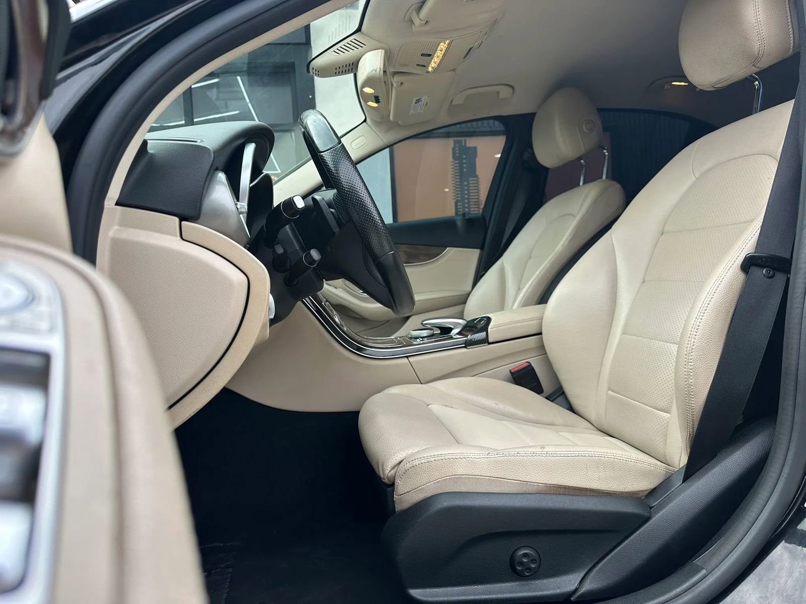 Used 2015 Mercedes-Benz C 300 C 300 4MATIC Sedan 4D image 6