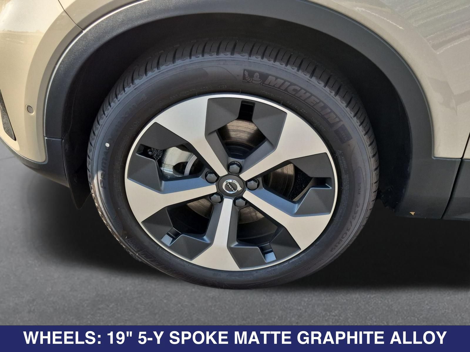 New 2026 Volvo XC40 B5 Plus AWD/4WD image 26