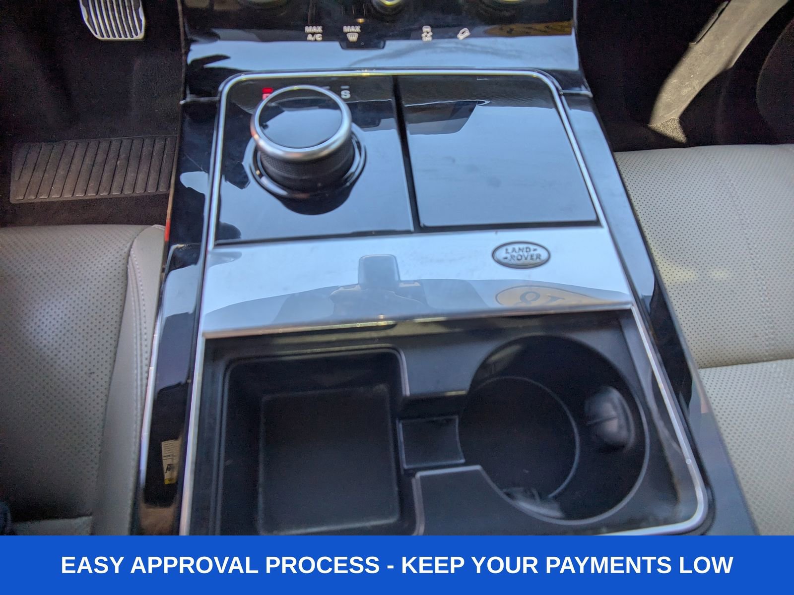 Used 2018 Land Rover Range Rover Velar R-Dynamic SE image 33