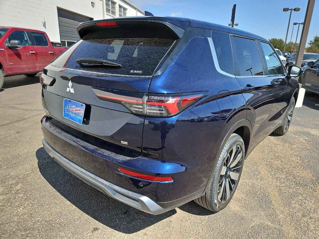 New 2026 Mitsubishi Outlander SE AWD/4WD image 12