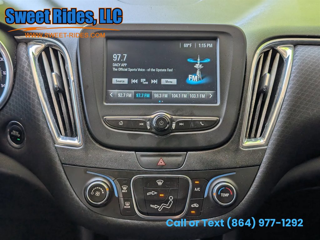 Used 2018 Chevrolet Malibu LT FWD image 15