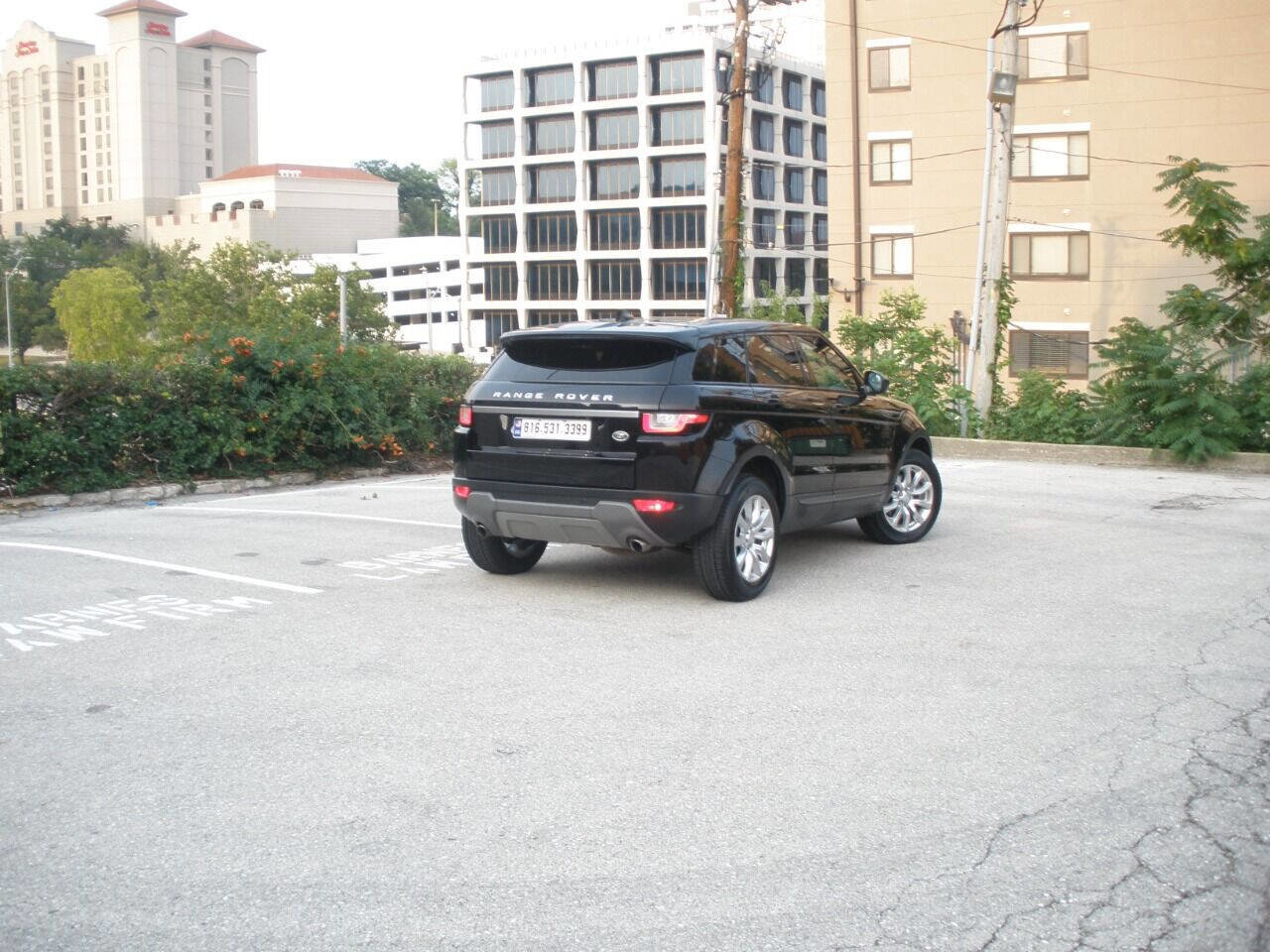 Used 2019 Land Rover Range Rover Evoque image 25