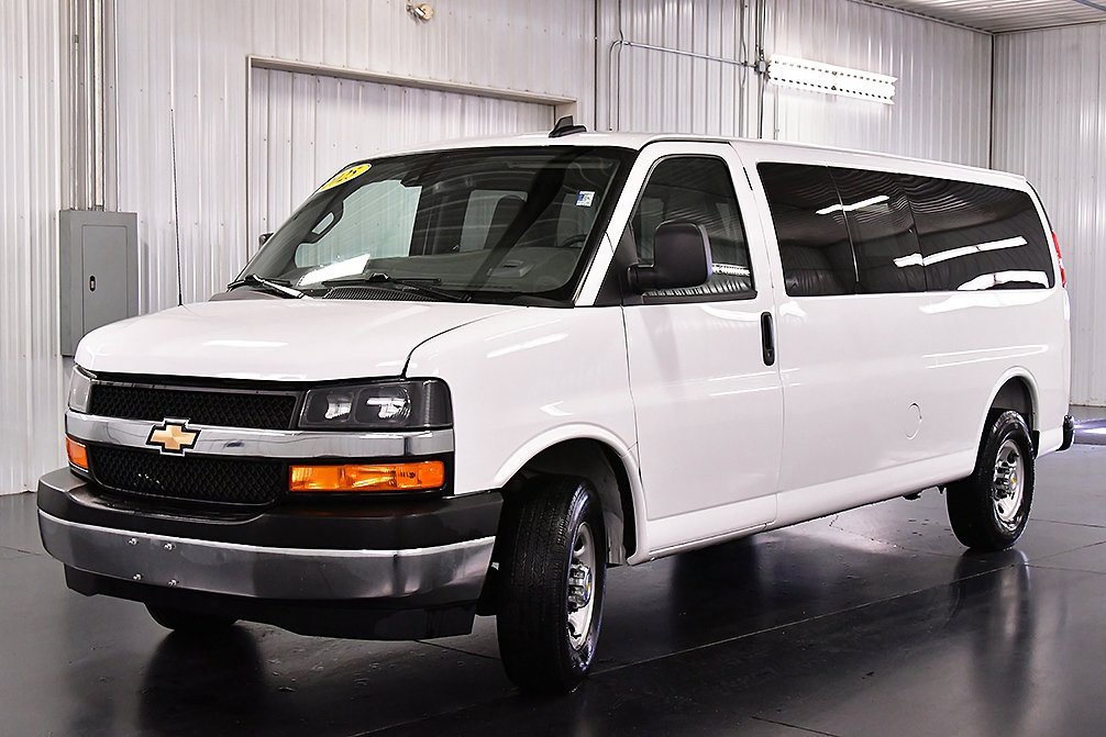 Used 2025 Chevrolet Express 3500 LT w/ LT Preferred Equipment Group image 3