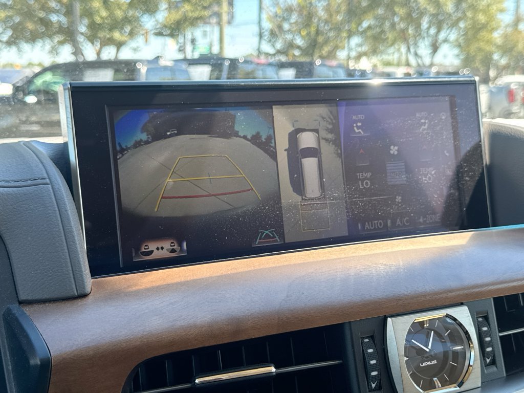 Used 2019 Lexus LX 570 4WD w/ Luxury Package image 27