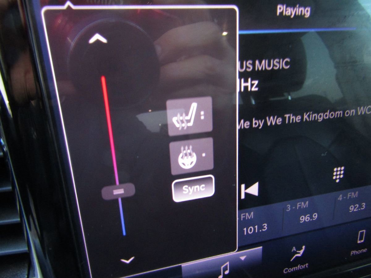 Used 2022 Chrysler Pacifica Touring-L FWD image 17