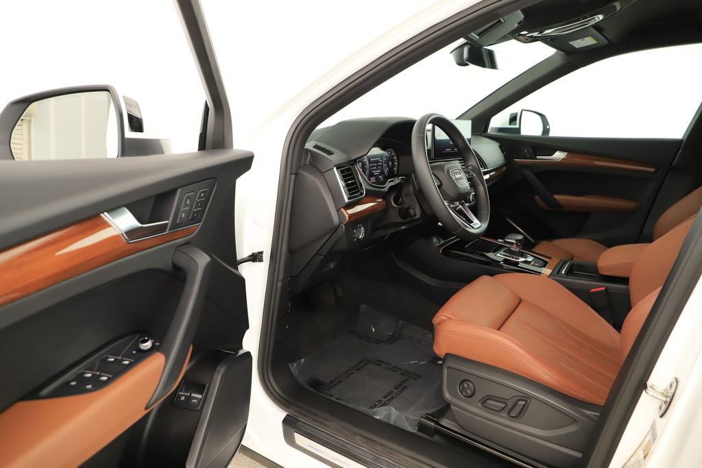 Certified 2022 Audi Q5 e Premium w/ Convenience Package image 13