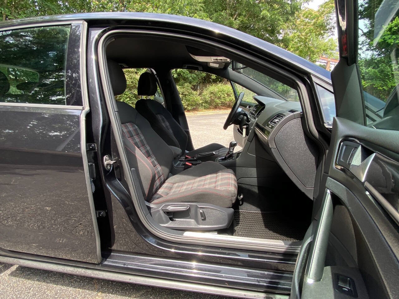 Used 2015 Volkswagen GTI S FWD image 48