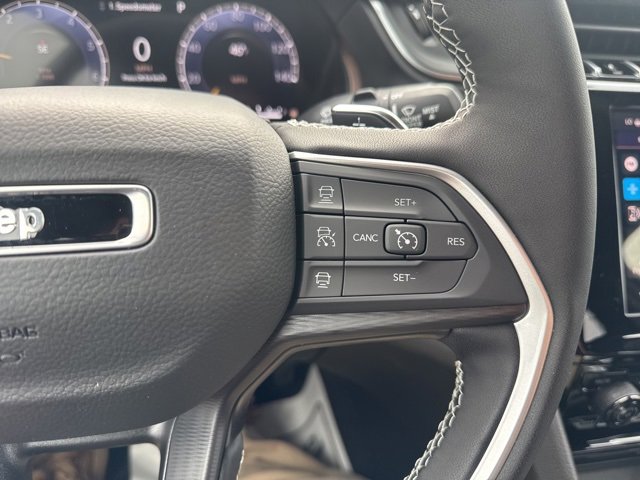 New 2025 Jeep Grand Cherokee Altitude image 21