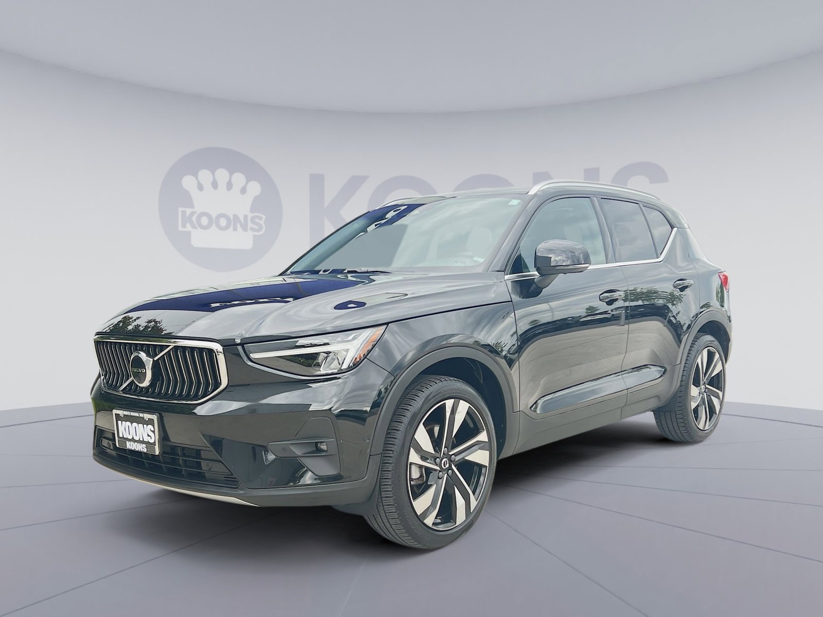 Used 2023 Volvo XC40 B5 Plus w/ Climate Package