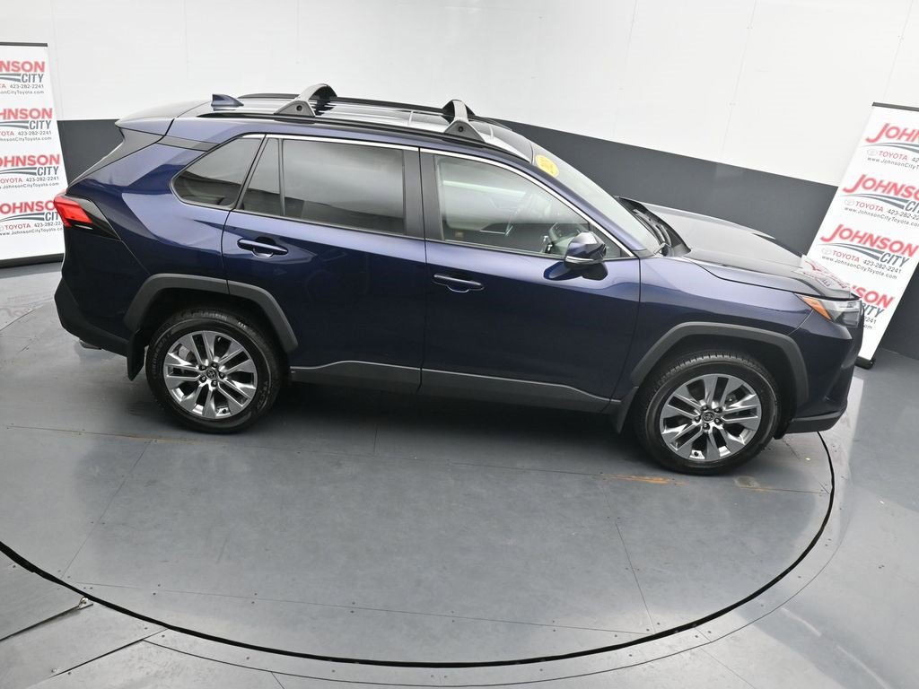 Used 2023 Toyota RAV4 XLE Premium image 33