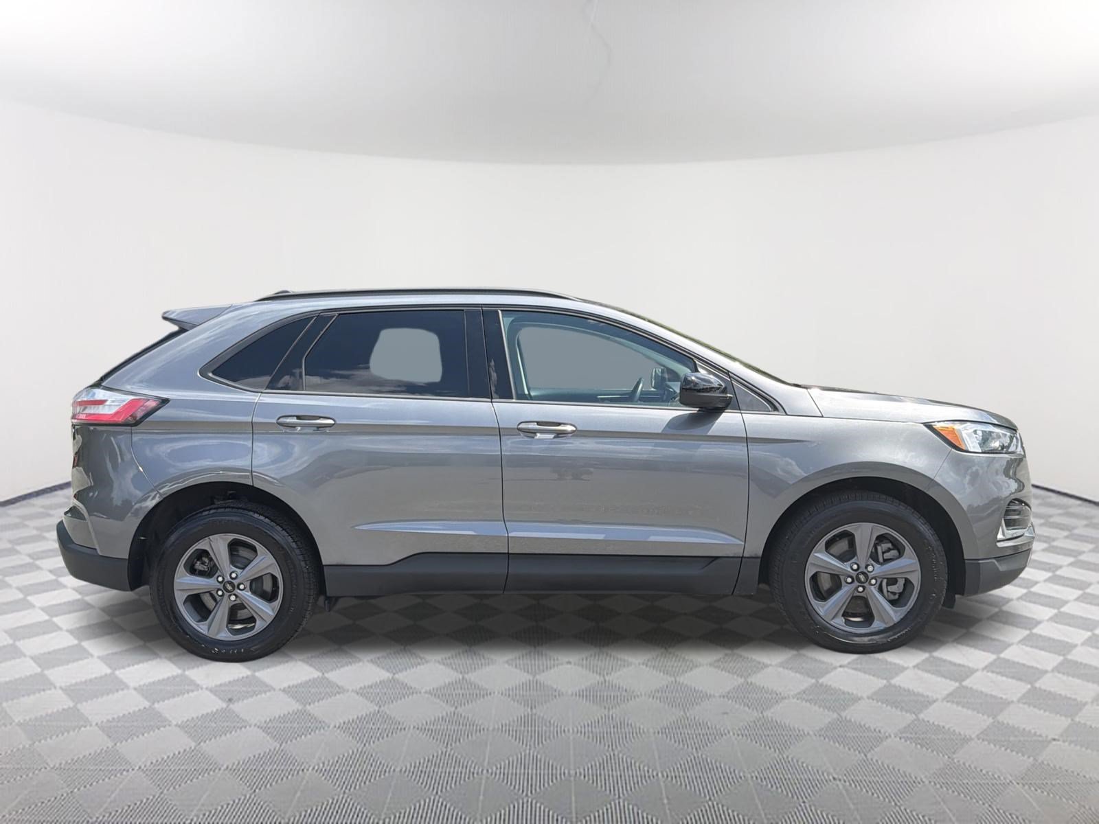 Used 2023 Ford Edge SEL w/ Sport Appearance Package AWD/4WD image 5