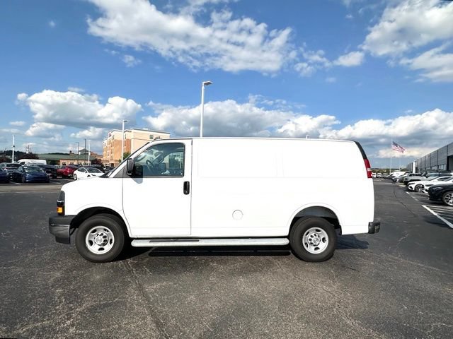 Used 2025 Chevrolet Express 2500 w/ Driver Convenience Package RWD image 7