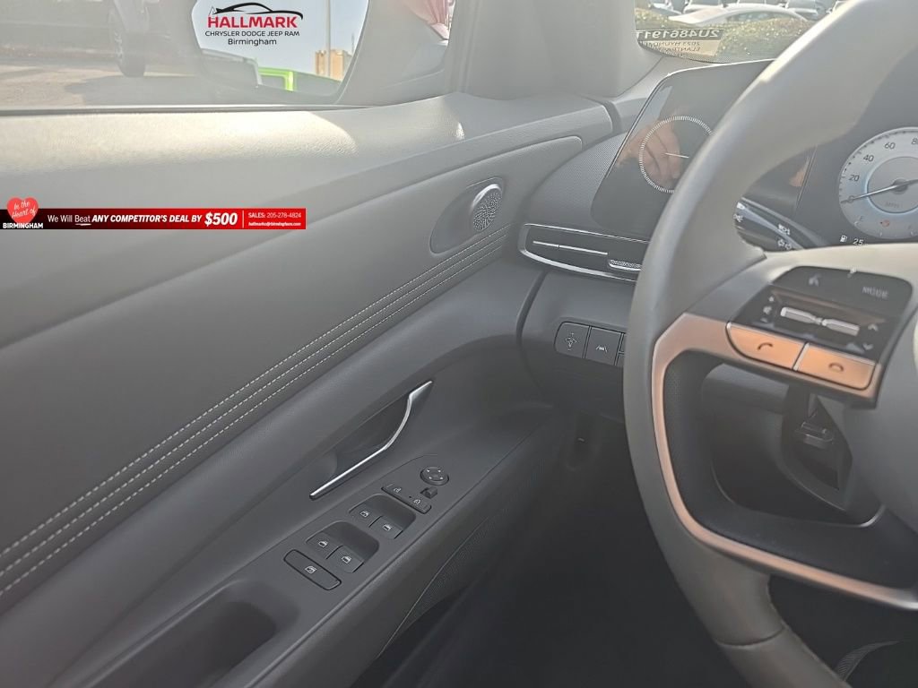 Used 2023 Hyundai Elantra SEL w/ Convenience Package image 14