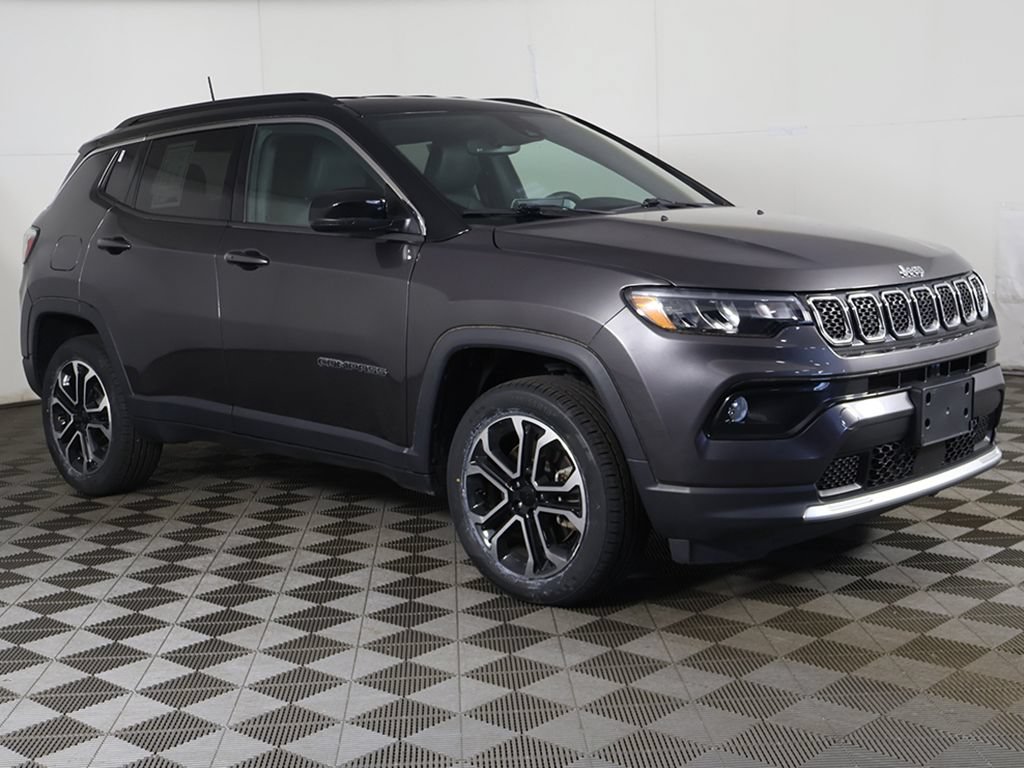 Used 2023 Jeep Compass Limited AWD/4WD image 2